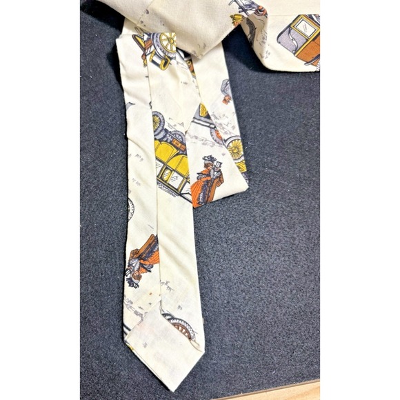 Mens Necktie Featuring Antique Cars - Picture 3 of 5
